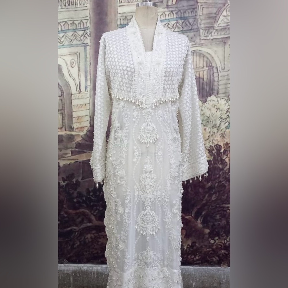 Ammara Khan - Pearl White kaftaan - medium - Picture 3 of 5